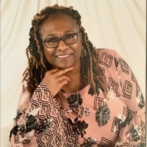 Meet your Posher, Paula